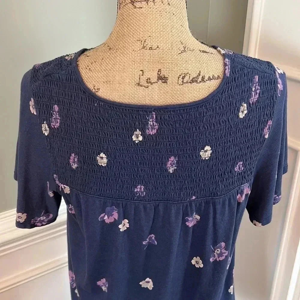 Old Navy Blue Floral Smocked Babydoll Top | Size SP PTP 21” - Picture 7 of 11